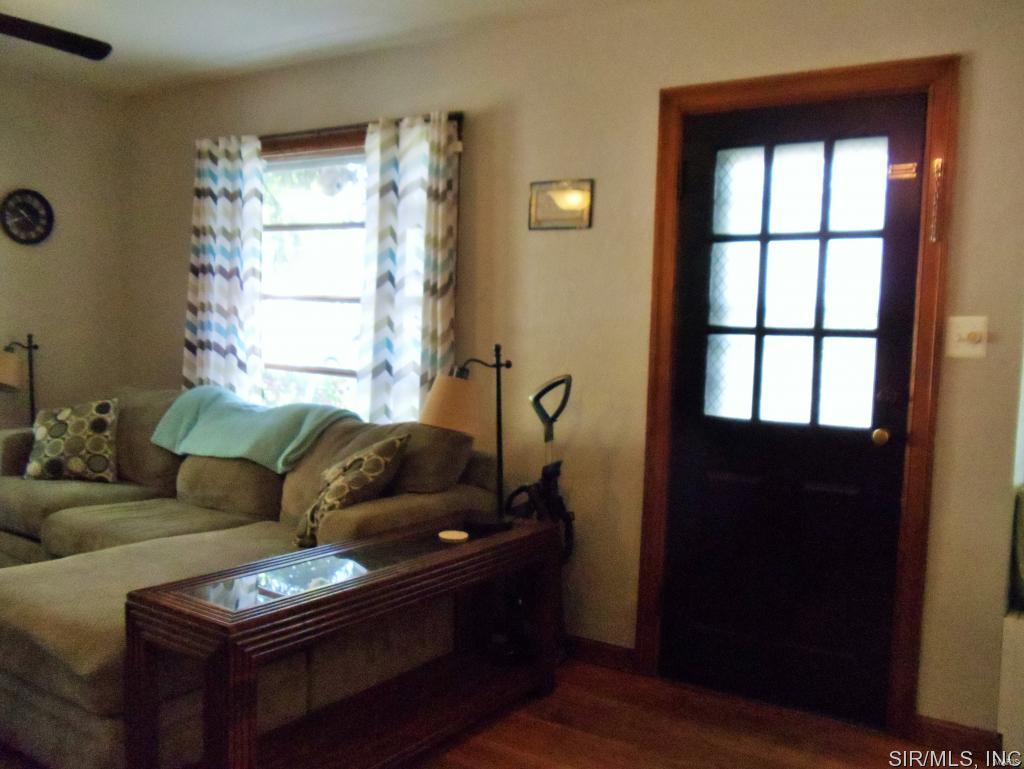 606 Milton Road Alton, IL 62002 - Photo 7 of 26 Gallery Image 7