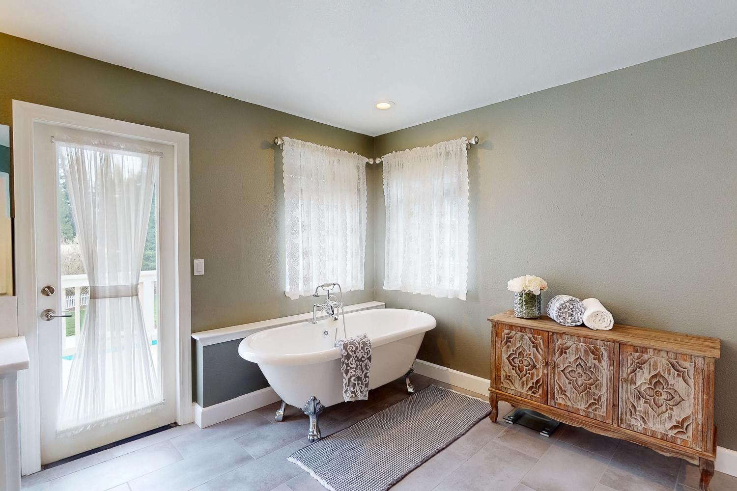 2227 West Ridge Drive Sutter, CA 95982 - Photo 19 of 57 Master bath