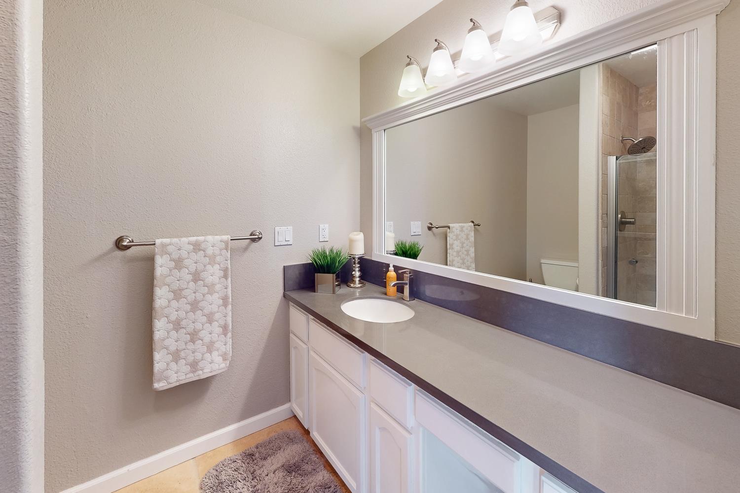 2227 West Ridge Drive Sutter, CA 95982 - Photo 23 of 57 Bath in bedroom 2