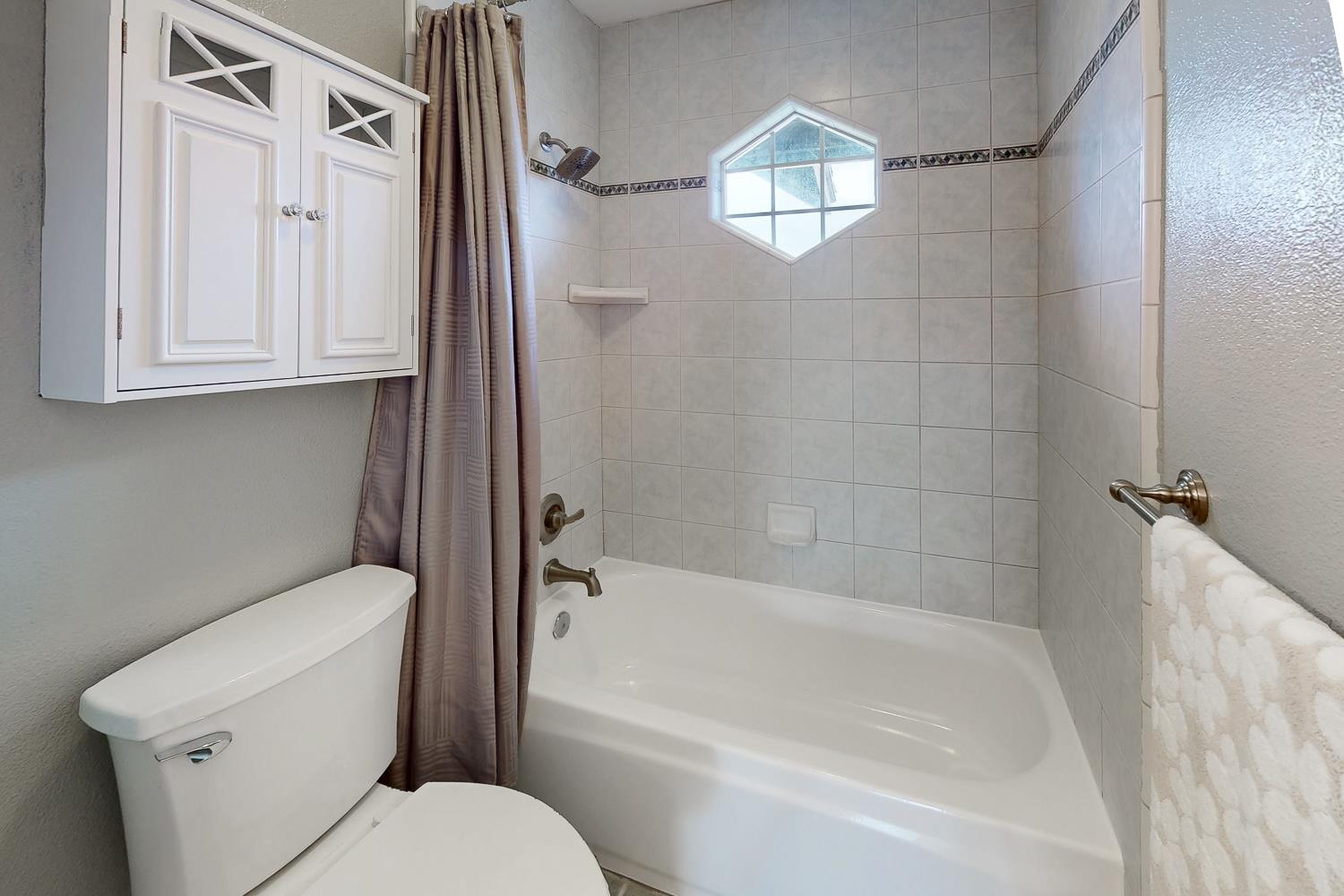 2227 West Ridge Drive Sutter, CA 95982 - Photo 28 of 57 Upstairs main bath