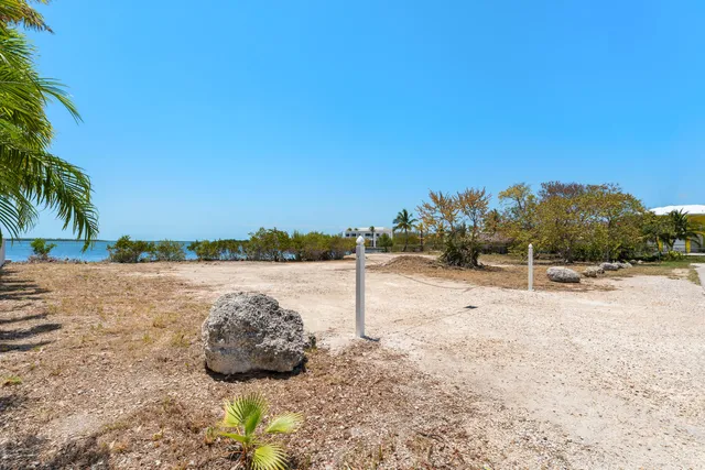 $5,900,000 | 3742 Sea Grape Street, Big Pine Key, FL 33043