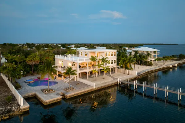 $5,390,000 | 3742 Sea Grape Street, Big Pine Key, FL 33043