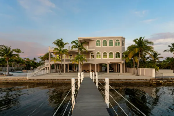 $5,390,000 | 3742 Sea Grape Street, Big Pine Key, FL 33043