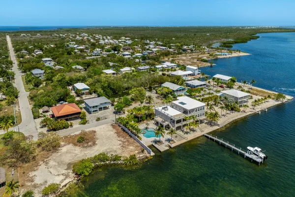 $5,390,000 | 3742 Sea Grape Street, Big Pine Key, FL 33043