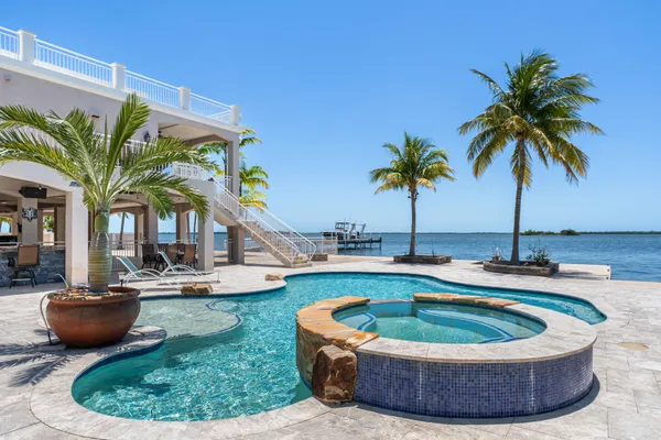 $5,390,000 | 3742 Sea Grape Street, Big Pine Key, FL 33043
