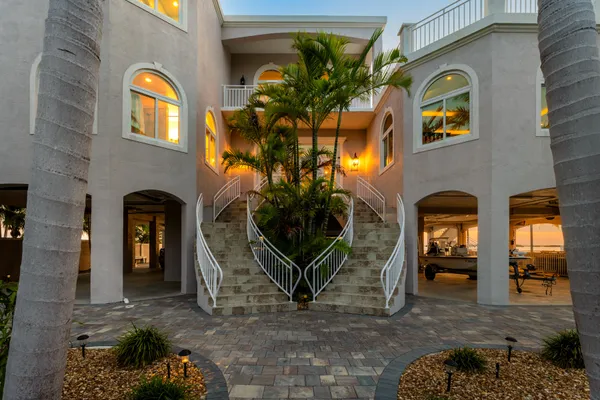 $5,390,000 | 3742 Sea Grape Street, Big Pine Key, FL 33043
