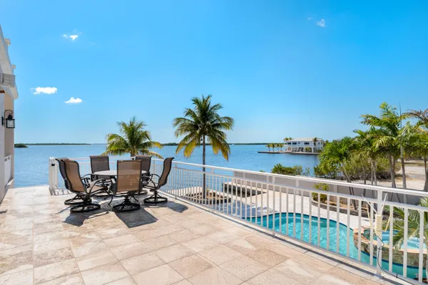 $5,390,000 | 3742 Sea Grape Street, Big Pine Key, FL 33043