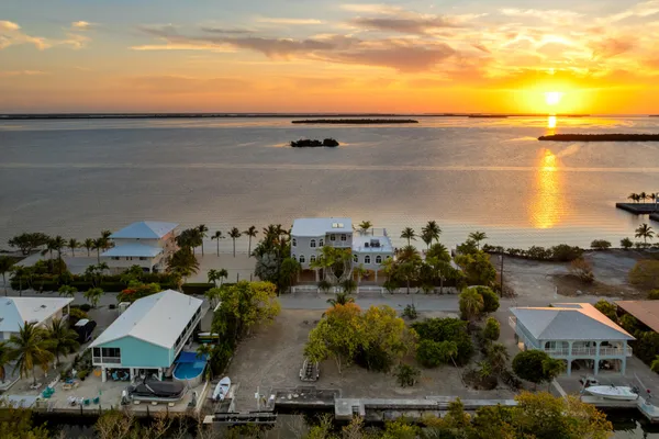 $5,390,000 | 3742 Sea Grape Street, Big Pine Key, FL 33043