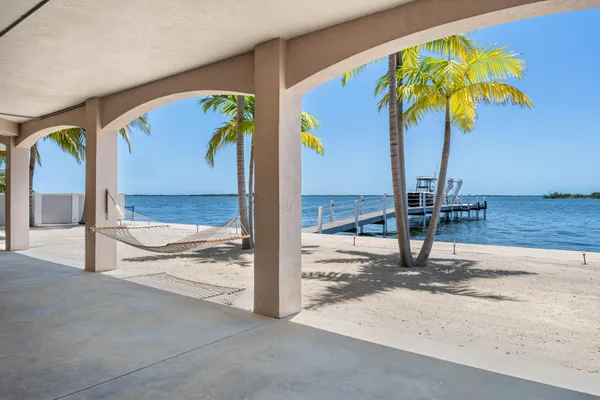 $5,390,000 | 3742 Sea Grape Street, Big Pine Key, FL 33043