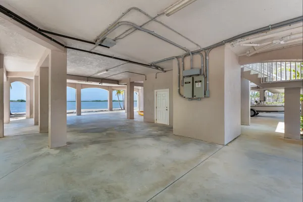$5,390,000 | 3742 Sea Grape Street, Big Pine Key, FL 33043