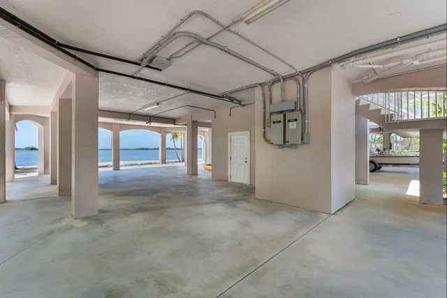 $5,900,000 | 3742 Sea Grape Street, Big Pine Key, FL 33043