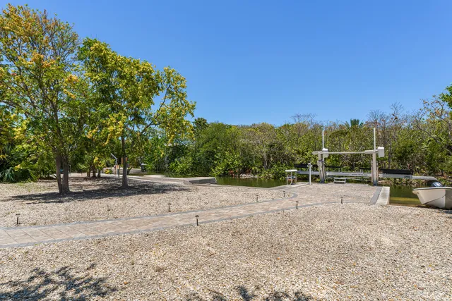 $5,900,000 | 3742 Sea Grape Street, Big Pine Key, FL 33043