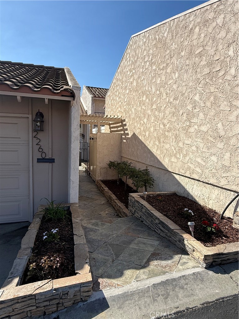 2260 El Capitan Drive Riverside, CA 92506 - Photo 2 of 4