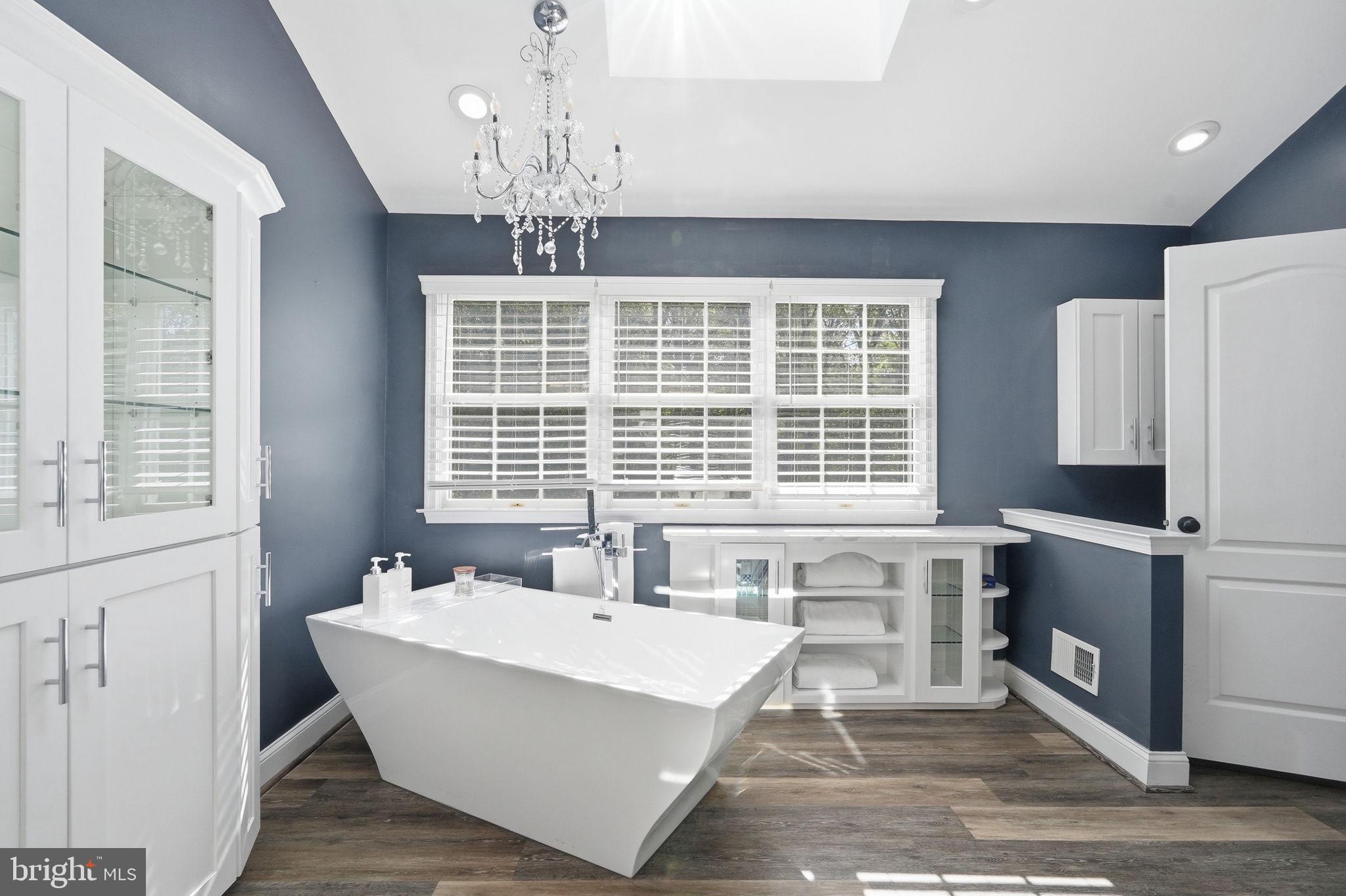 195 Carnoustie Way Media, PA 19063 - Photo 50 of 78 Sleek modern bathroom with elegant charm.