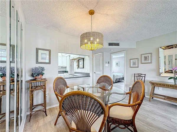 $3,200 | 300 Forest Lakes Boulevard, Unit 201, Naples, FL 34105