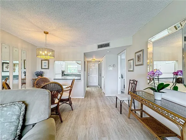$3,200 | 300 Forest Lakes Boulevard, Unit 201, Naples, FL 34105
