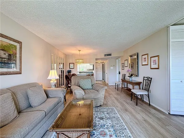 $3,200 | 300 Forest Lakes Boulevard, Unit 201, Naples, FL 34105
