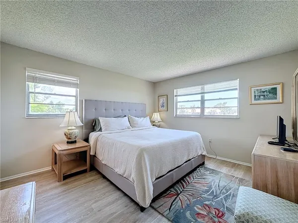 $3,200 | 300 Forest Lakes Boulevard, Unit 201, Naples, FL 34105