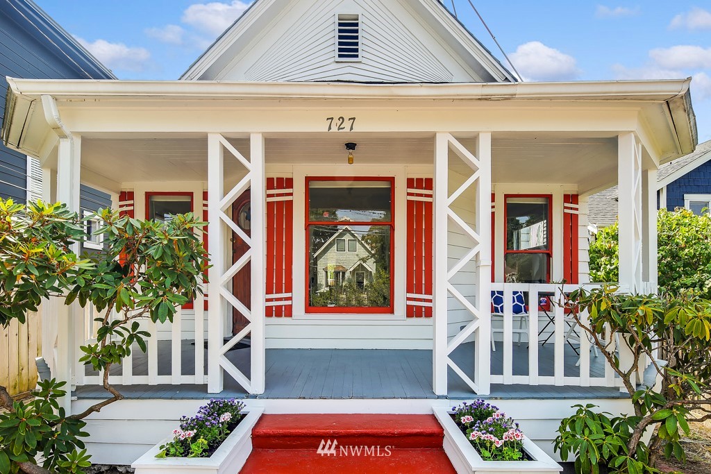 727 North 73rd Street Seattle, WA 98103 - Photo 2 of 24 Gallery Image 2