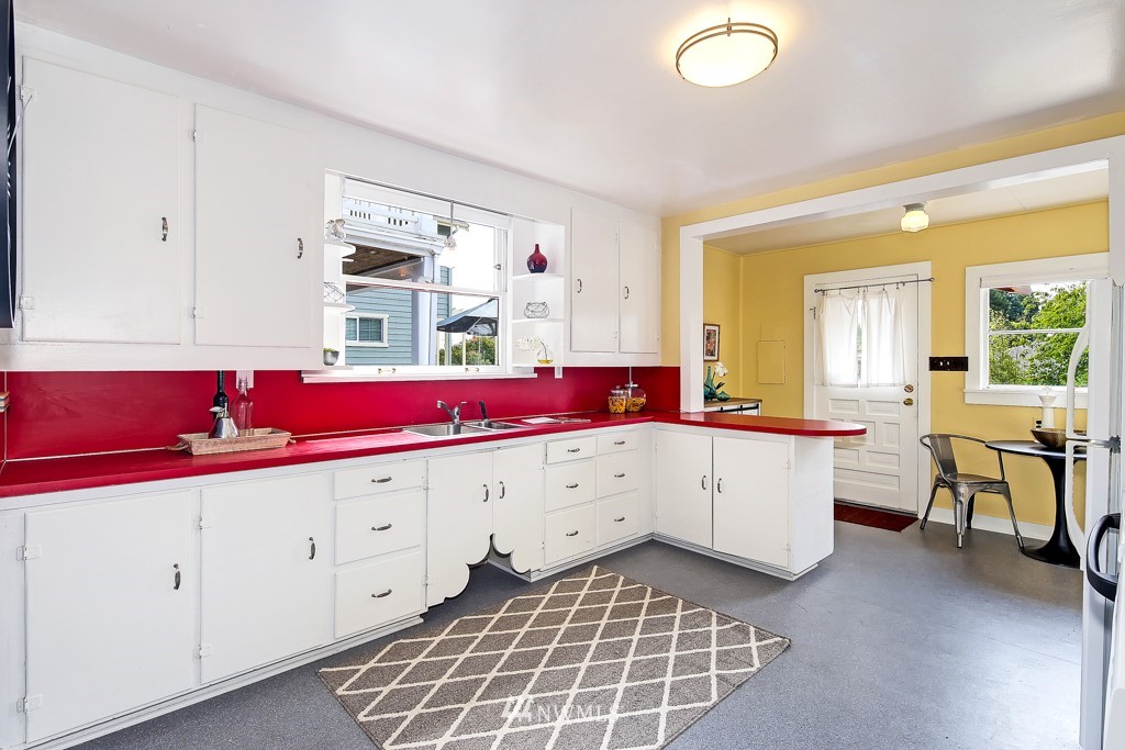 727 North 73rd Street Seattle, WA 98103 - Photo 11 of 24 Gallery Image 11