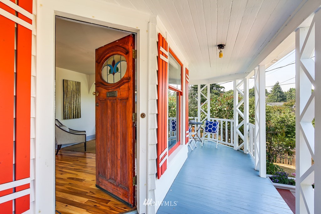 727 North 73rd Street Seattle, WA 98103 - Photo 4 of 24 Gallery Image 4