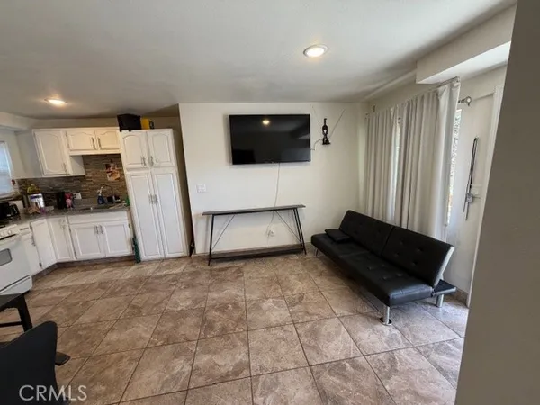 $999,999 | 6121 Orchard Avenue, Huntington Park, CA 90255