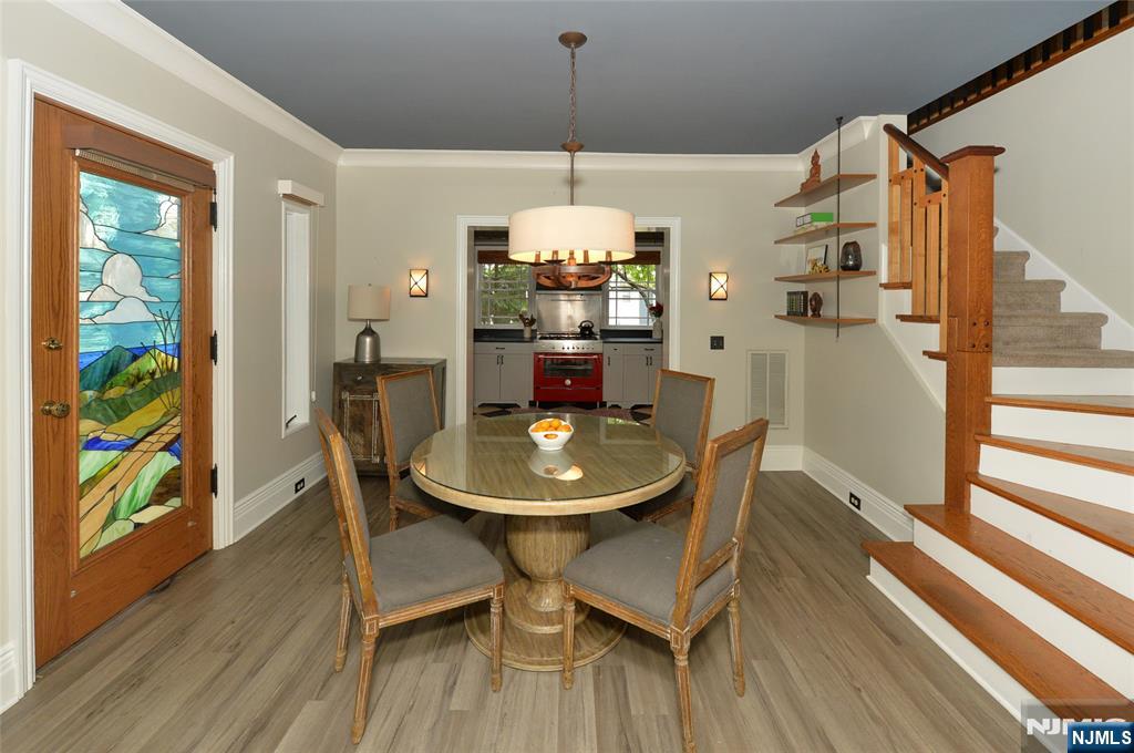 429 Sterling Place Ridgewood, NJ 07450 - Photo 4 of 30