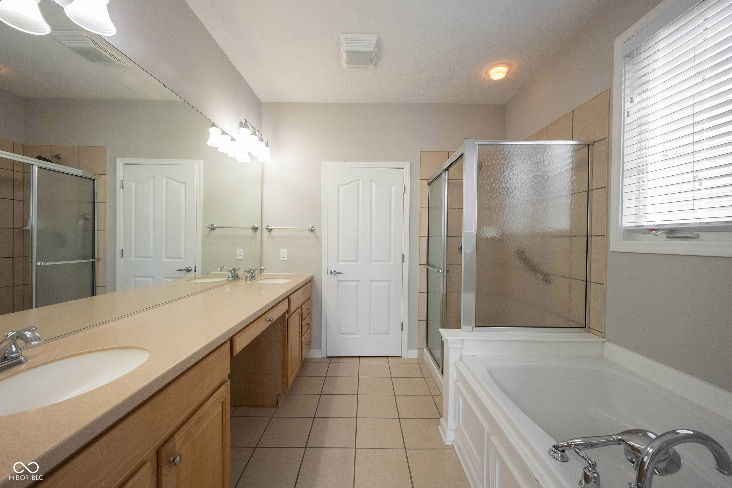 13023 Venito Trail Fishers, IN 46037 - Photo 19 of 43
