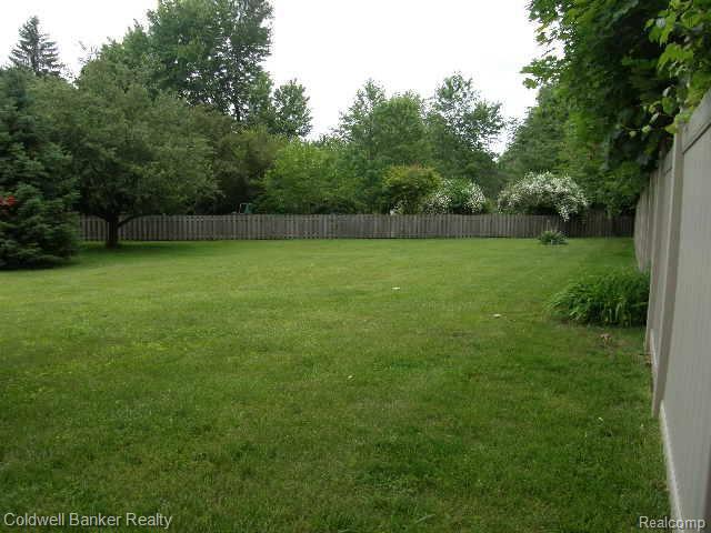 1796 Nantucket Road Plymouth, MI 48170 - Photo 17 of 23 Yard 2