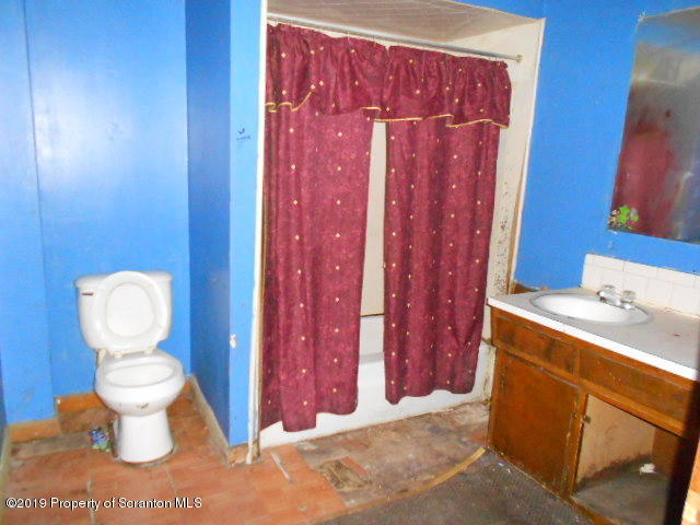39 Spring Street Carbondale, PA 18407 - Photo 8 of 10 Gallery Image 8