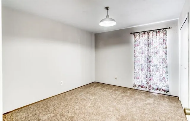 a view of empty room with window