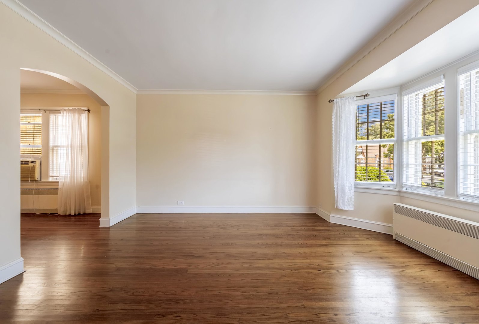 1748 North Rutherford Avenue Chicago, IL 60707 - Photo 4 of 37 Gallery Image 4