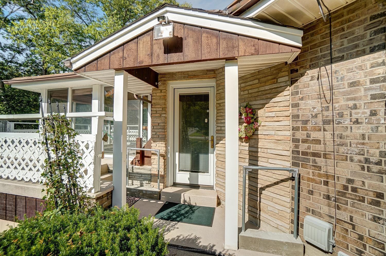 6005 Sheed Road Cincinnati, OH 45247 - Photo 6 of 46