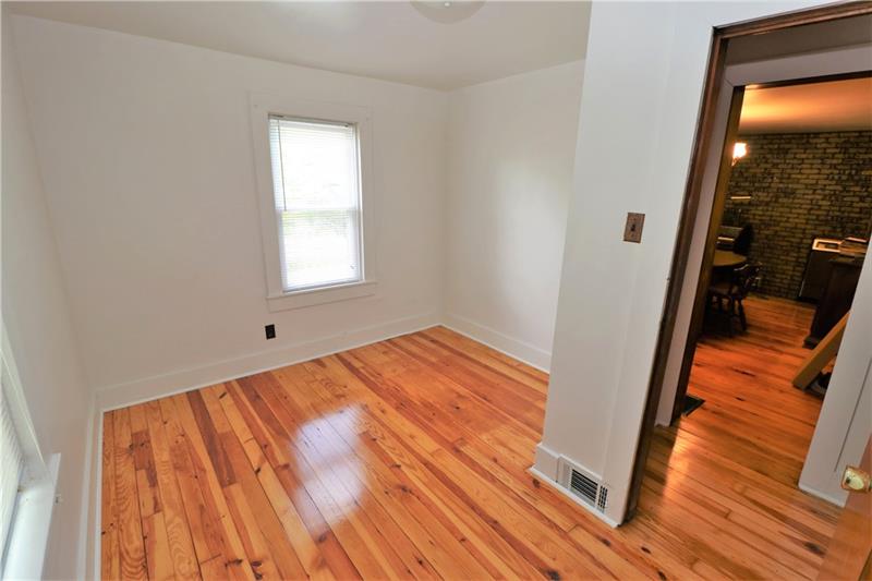 1548 Dime Road Vandergrift, PA 15690 - Photo 11 of 19