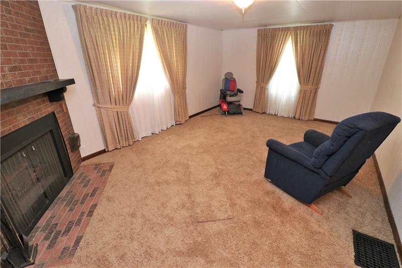 1548 Dime Road Vandergrift, PA 15690 - Photo 7 of 19