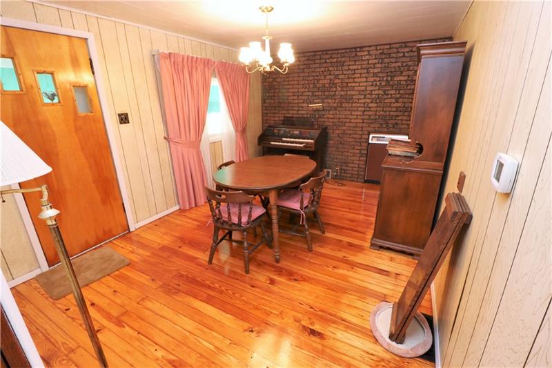 1548 Dime Road Vandergrift, PA 15690 - Photo 8 of 19