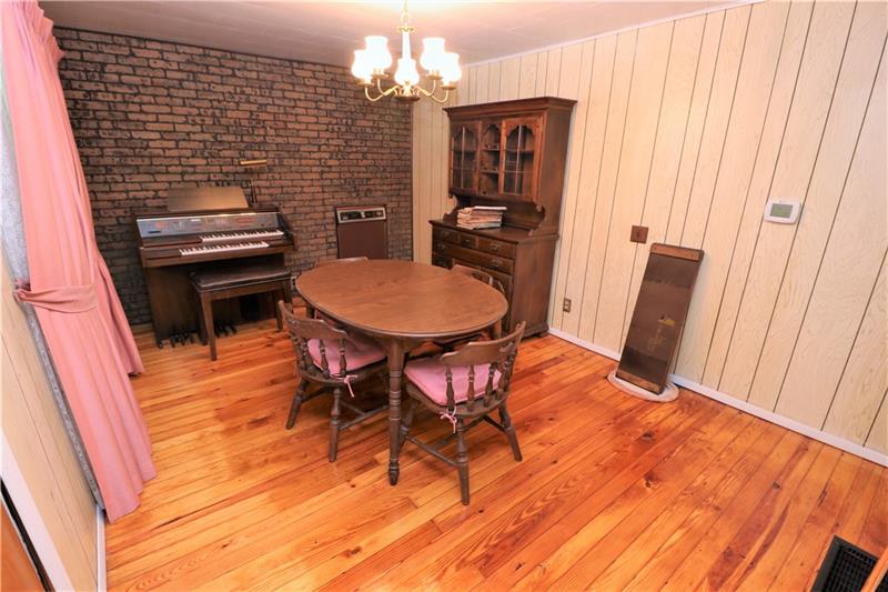 1548 Dime Road Vandergrift, PA 15690 - Photo 9 of 19