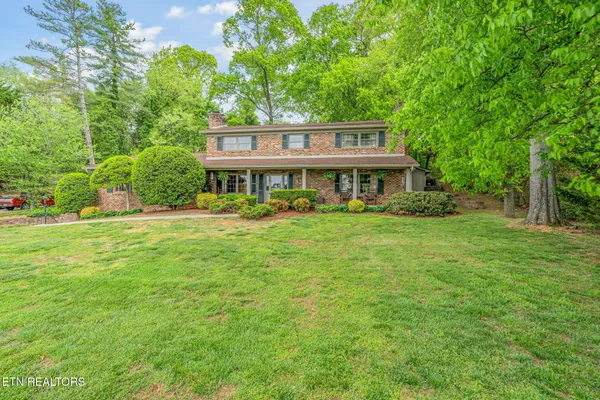 $799,900 | 5411 Holston Hills Road, Knoxville, TN 37914