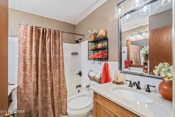 $804,500 | 5411 Holston Hills Road, Knoxville, TN 37914