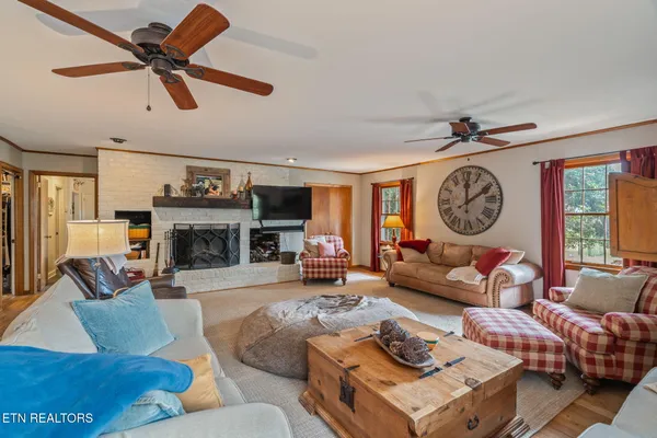 $804,500 | 5411 Holston Hills Road, Knoxville, TN 37914