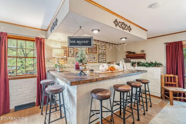 $804,500 | 5411 Holston Hills Road, Knoxville, TN 37914