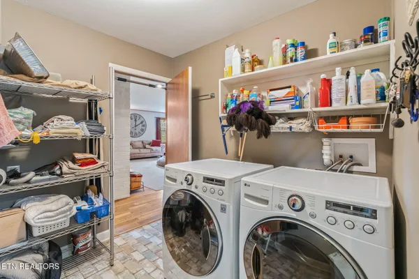 $804,500 | 5411 Holston Hills Road, Knoxville, TN 37914