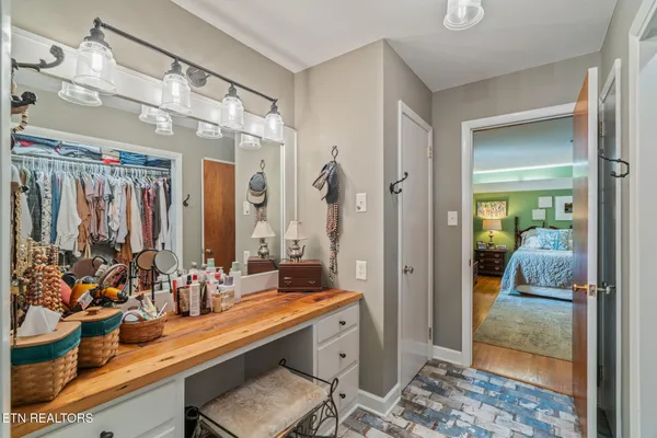 $804,500 | 5411 Holston Hills Road, Knoxville, TN 37914