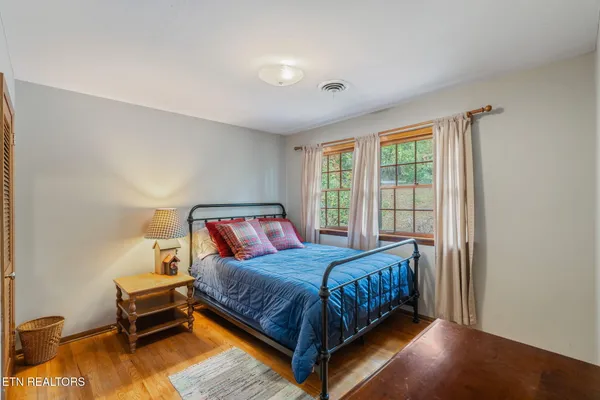 $804,500 | 5411 Holston Hills Road, Knoxville, TN 37914