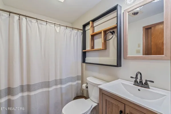 $804,500 | 5411 Holston Hills Road, Knoxville, TN 37914