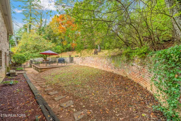 $804,500 | 5411 Holston Hills Road, Knoxville, TN 37914