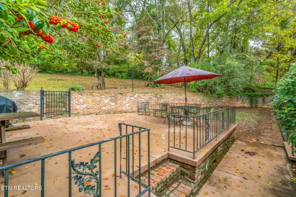 $804,500 | 5411 Holston Hills Road, Knoxville, TN 37914