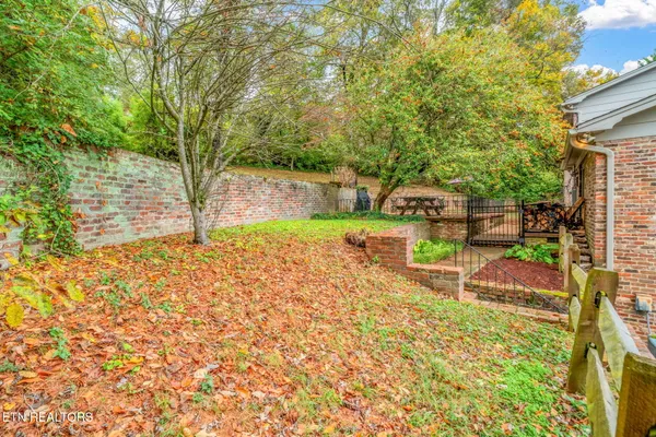 $804,500 | 5411 Holston Hills Road, Knoxville, TN 37914
