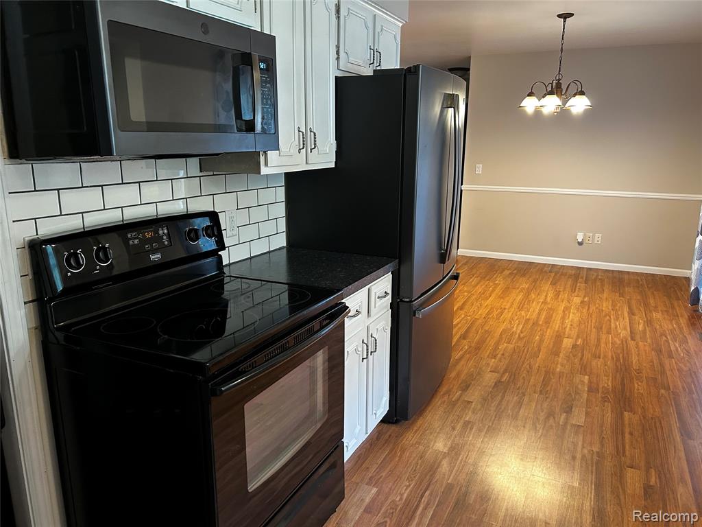 5440 Deland Road Flushing, MI 48433 - Photo 3 of 25