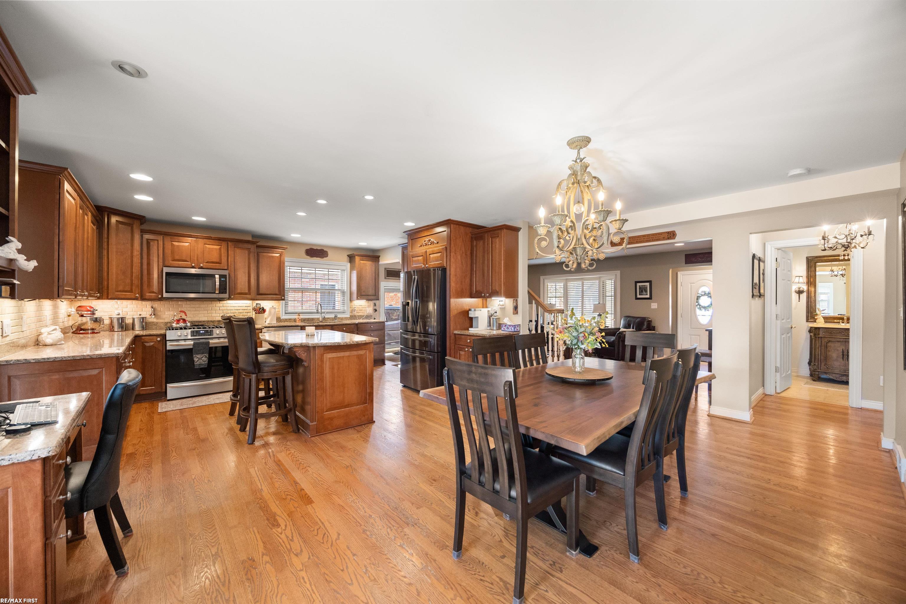 20014 Holiday Road Grosse Pointe Woods, MI 48236 - Photo 8 of 56